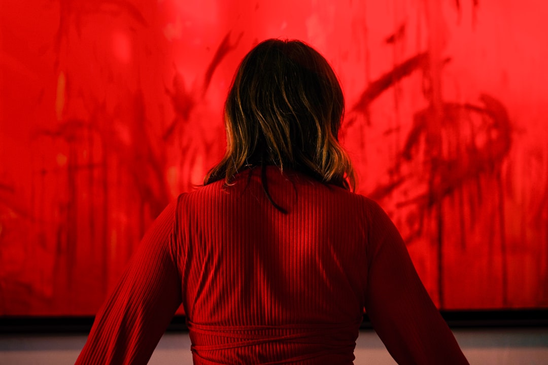 Koniec zasad: Jak sztuka nowoczesna wywróciła nastroje w galeriach i wciąż prowokuje?