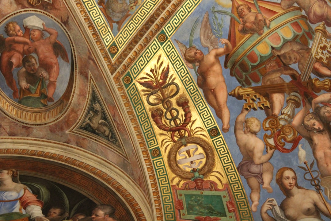Sufit, który zmienia świat: Jak interpretacja fresków Michała Anioła ewoluowała przez wieki?